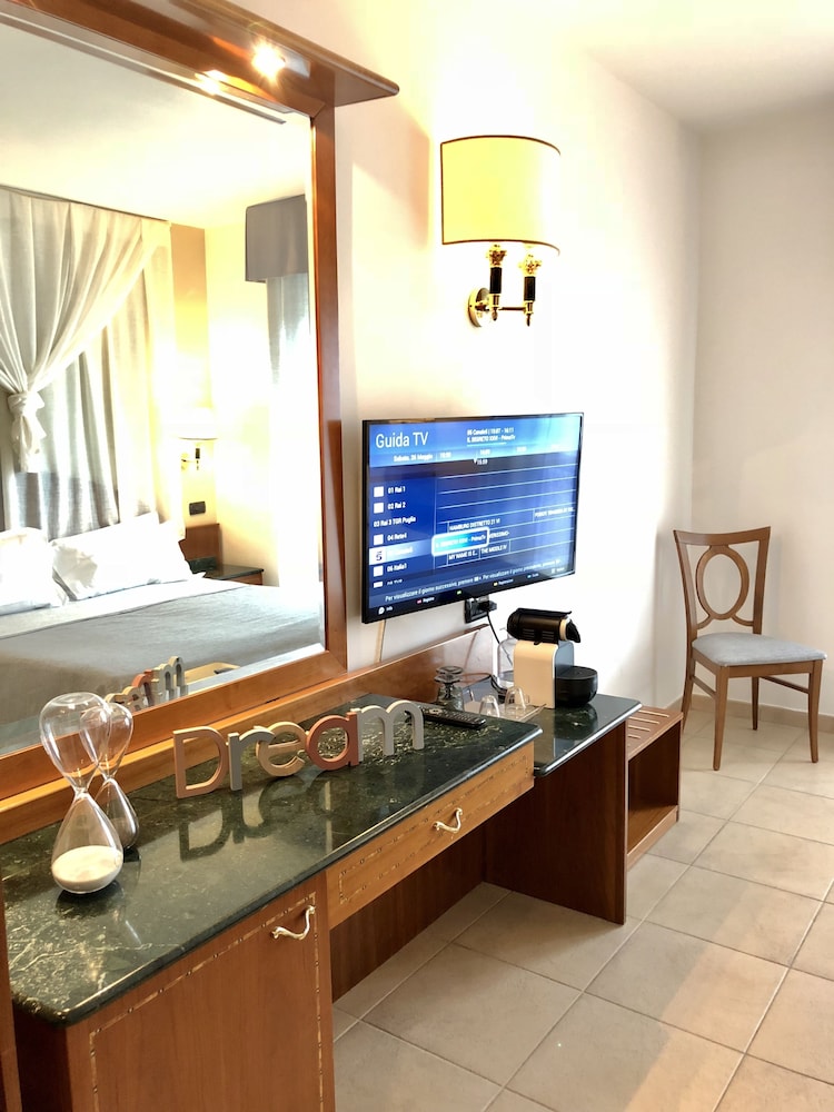 Ariae Hotel 40/45
