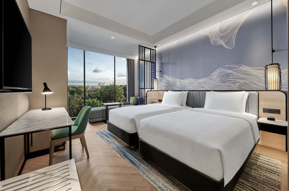 ROOM, TWIN BEDS, SOFA