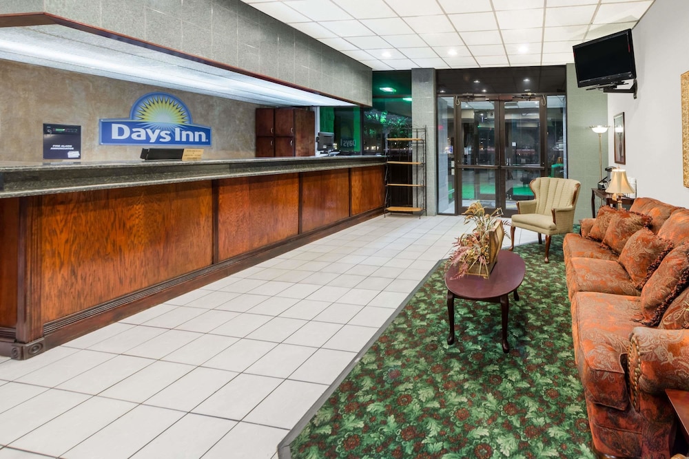 Days Inn by Wyndham Amarillo East 12/33
