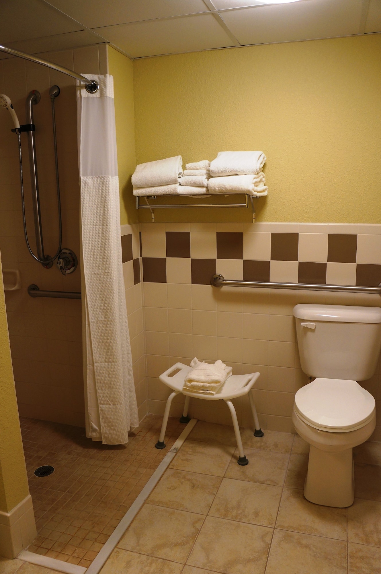 Room, 2 Queen Beds, Accessible, AmericInn by Wyndham Newton 3/4