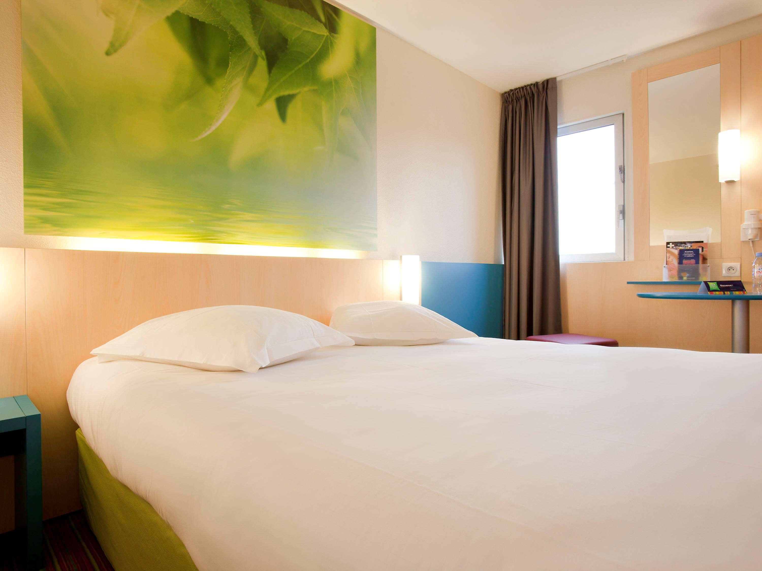 STANDARD, 1 DOUBLE AND 1 SINGLE BED