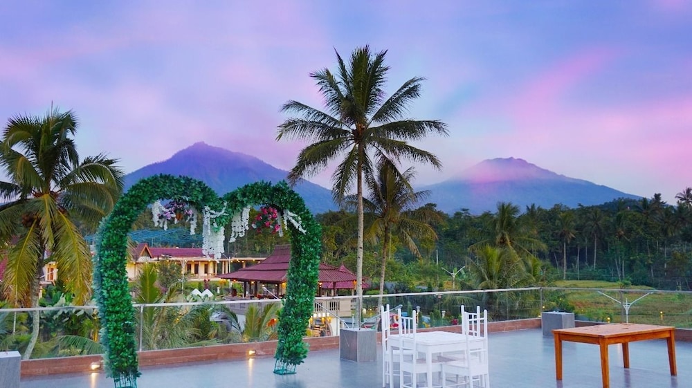 Grand Harvest Resort and Villas 68/75