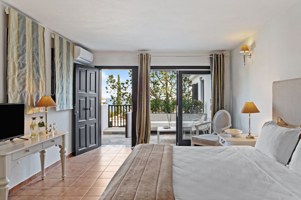 Aegean Suites - Adults Only 8/57