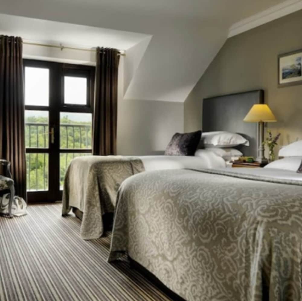 The Heights Hotel Killarney 11/63