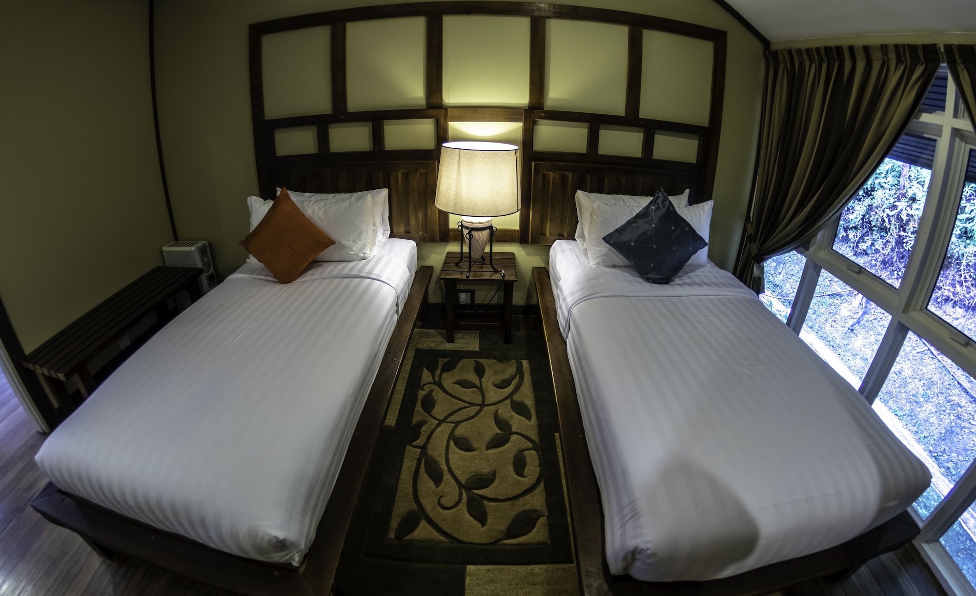 Summit, Lodge, King and Twin Beds