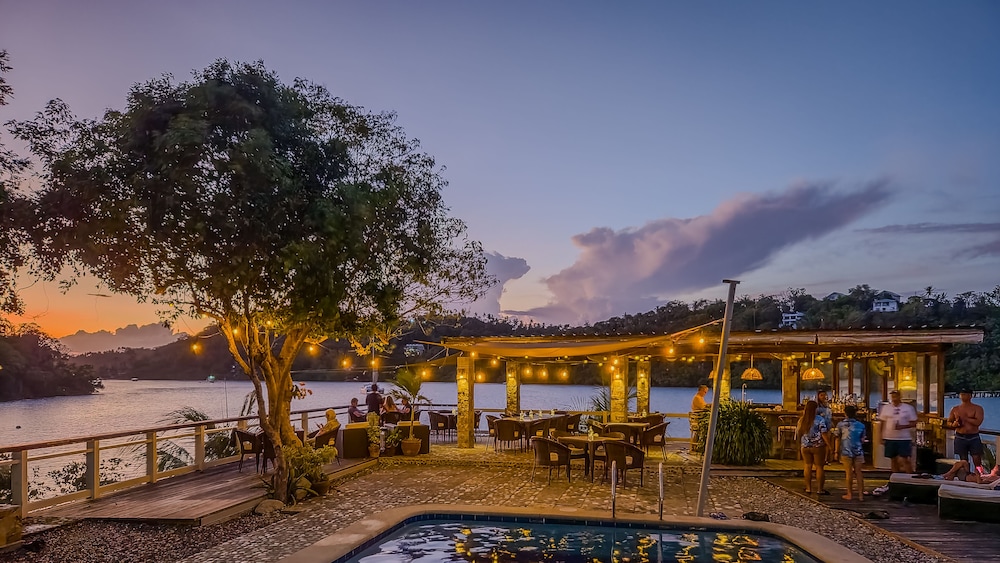 Edgewater Dive & Spa Resort 67/73