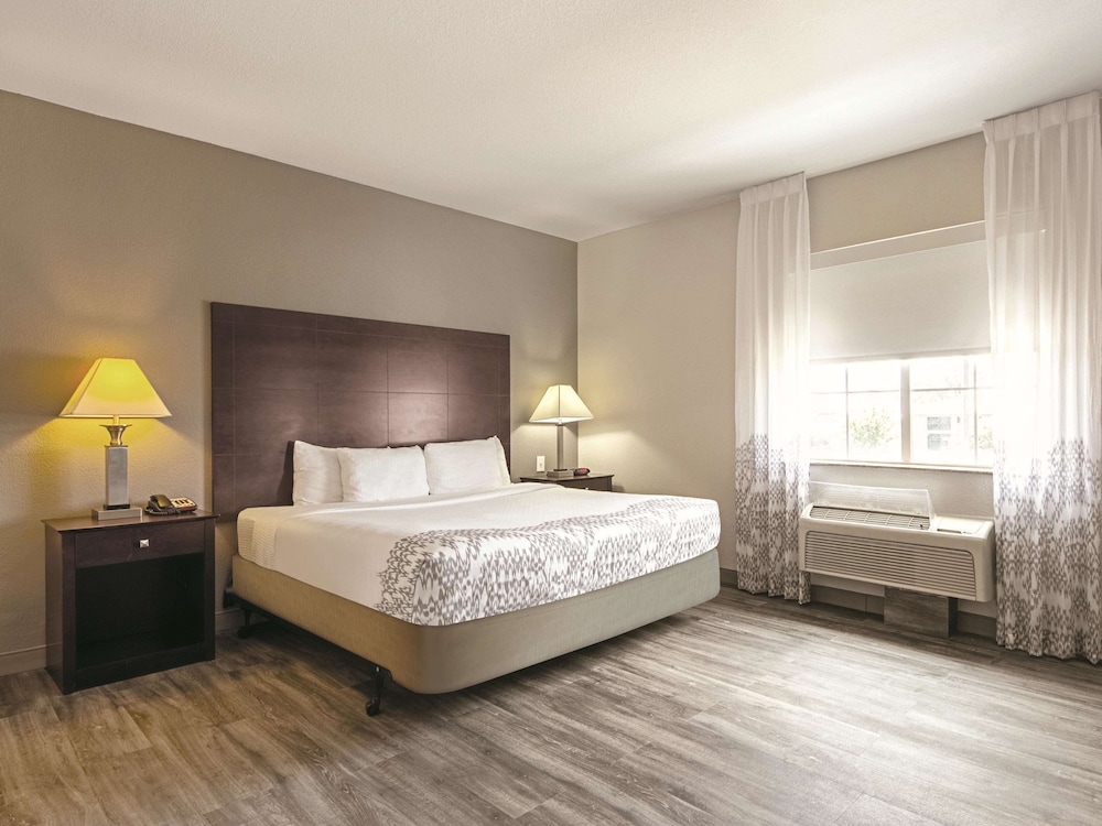 La Quinta Inn & Suites by Wyndham McKinney 18/45