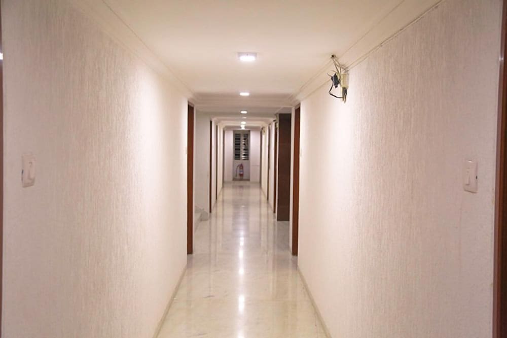 Oyo 2351 Hotel Golden Plaza 18/24