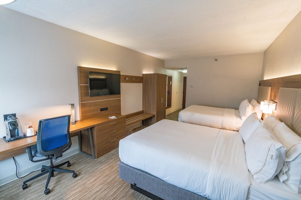Holiday Inn Express & Suites Nashville - Brentwood I-65 11/40