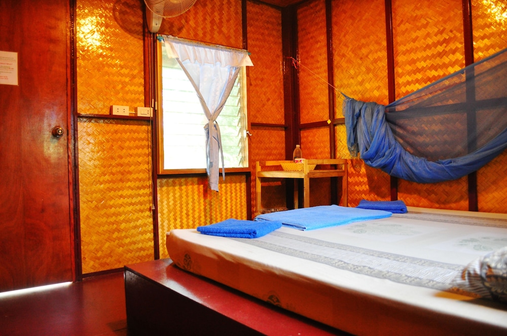 ROOM, DOUBLE BED, SHARED BATHROOM, WITH FAN