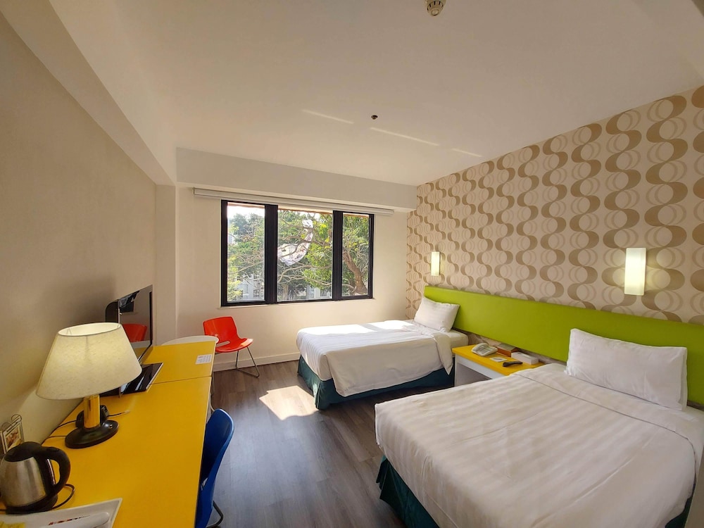 ROOM, TWIN BEDS, GARDEN VIEW