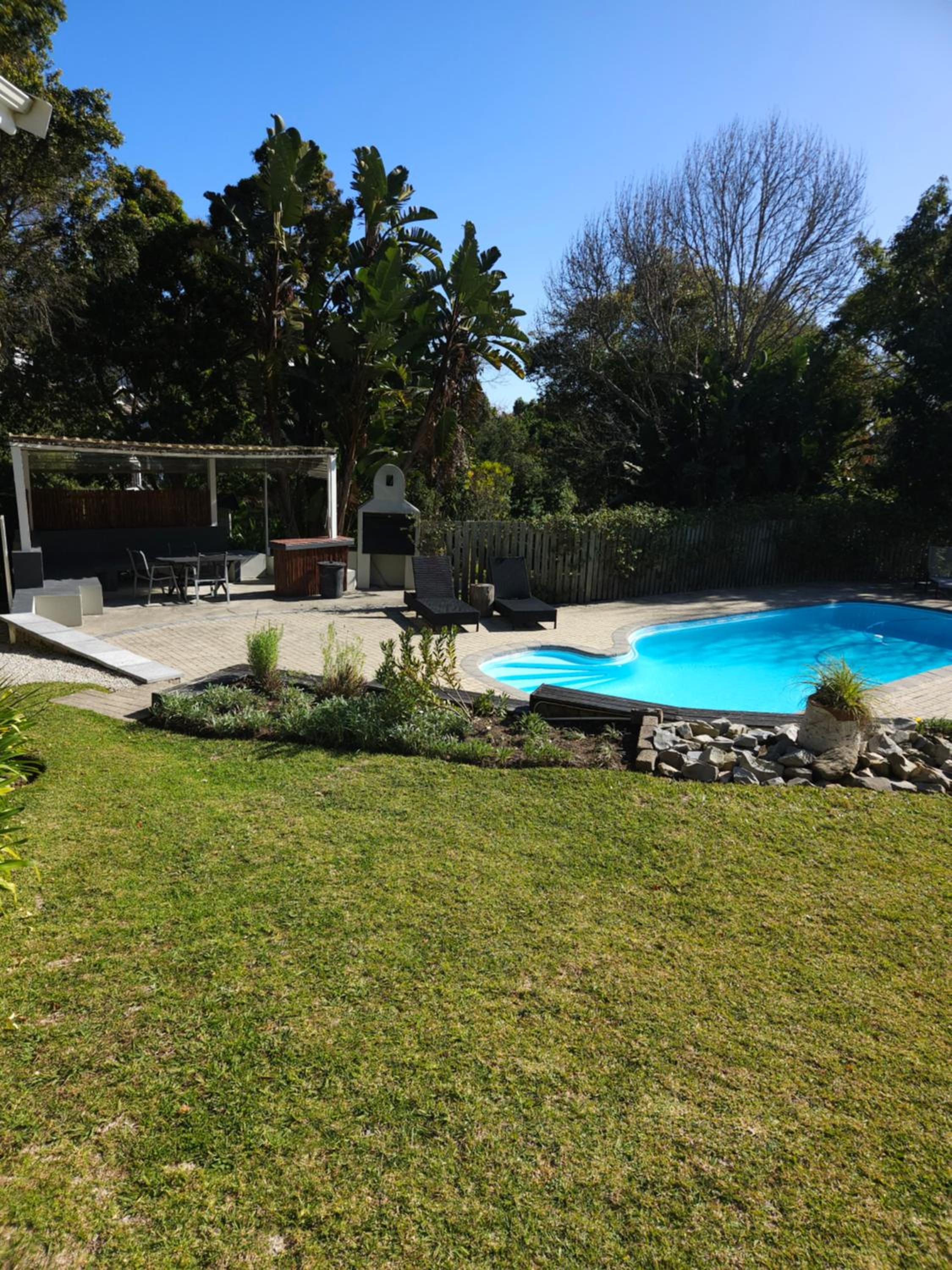 Stannards Guest Lodge 36/50