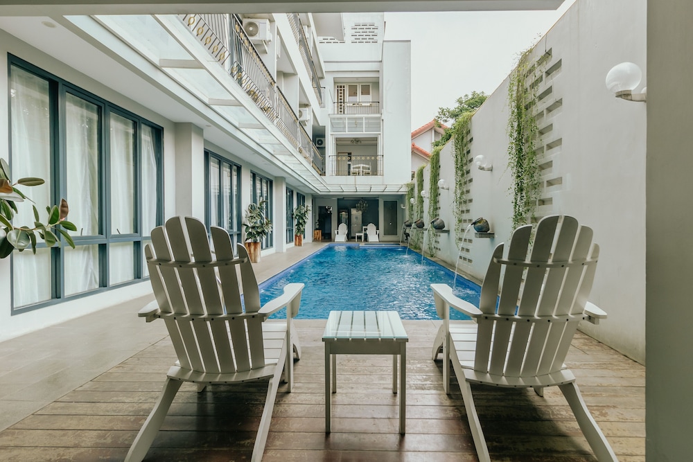 Urbanest Inn House TB Simatupang 61/72
