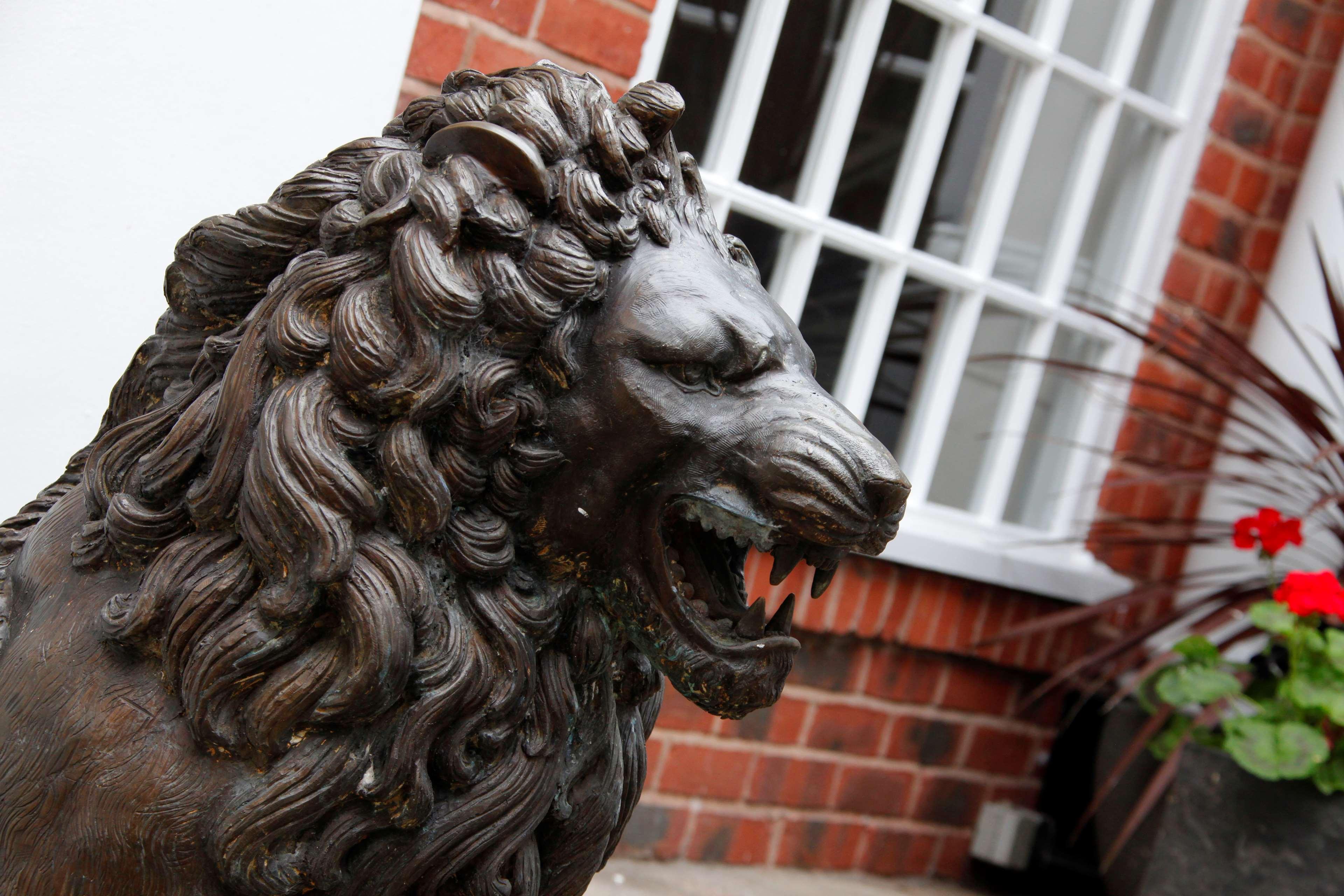 The Lion Hotel 4/45