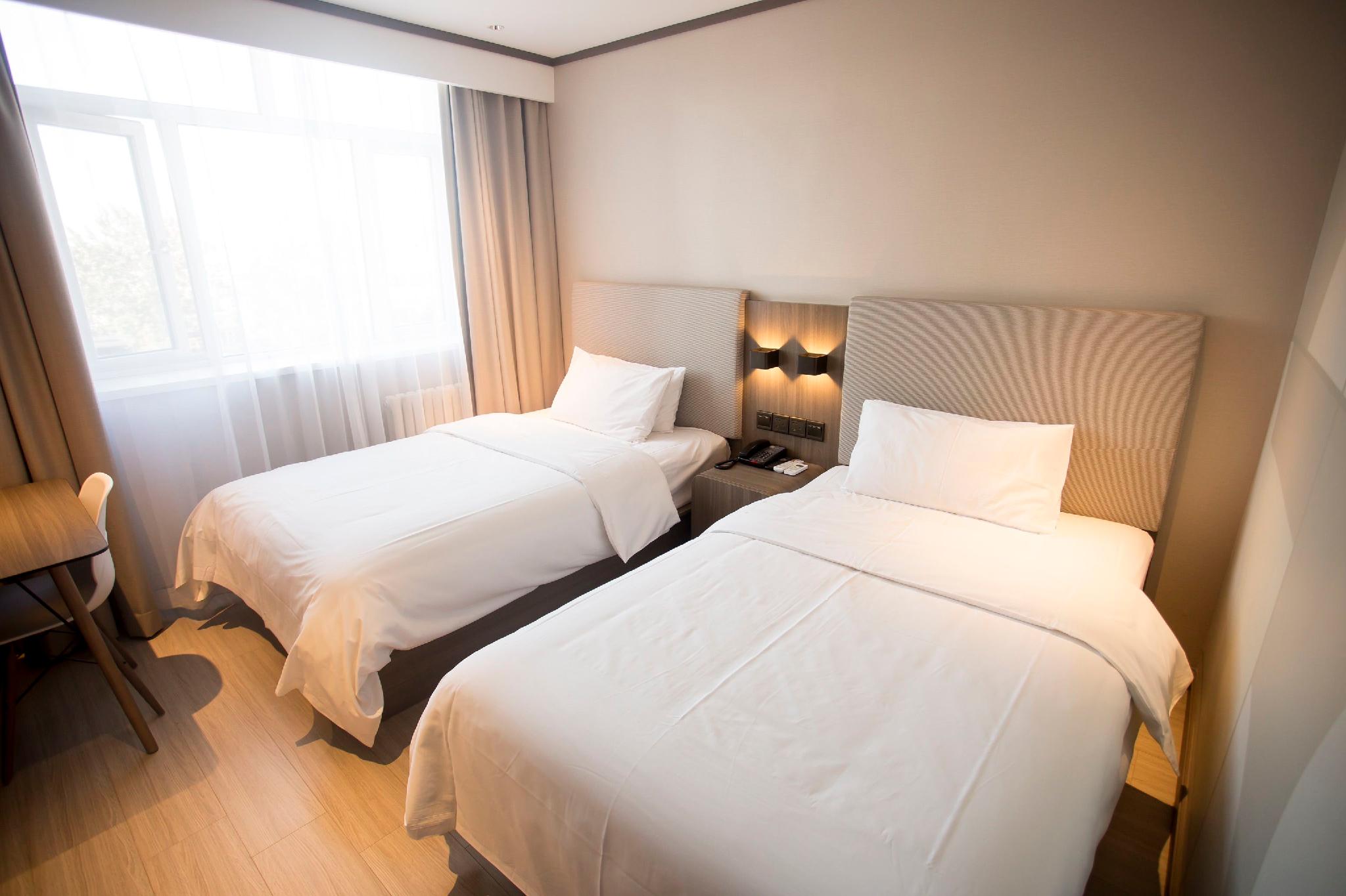Room, Twin Beds