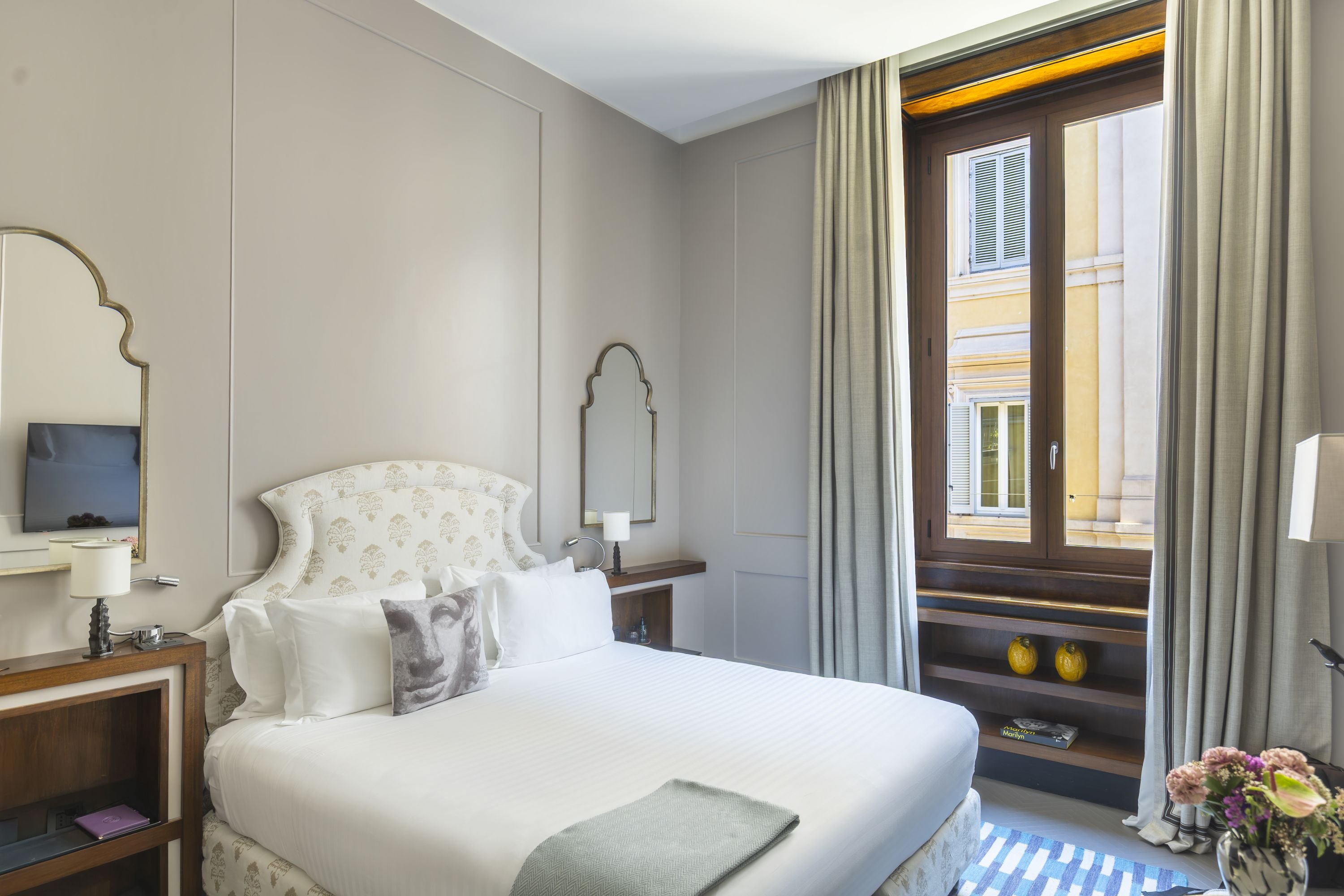 Singer Palace Hotel 23/45