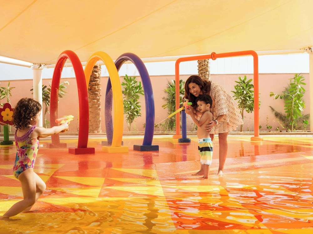 swimming pool spa