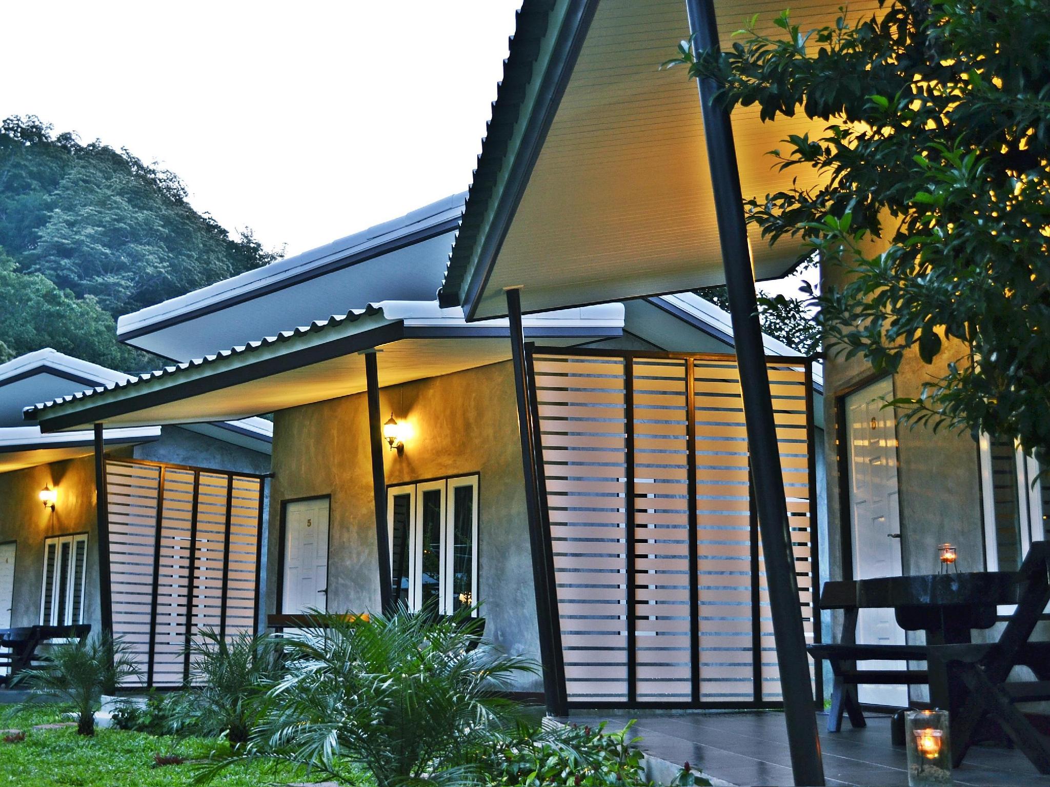 V Valley Resort 1/55