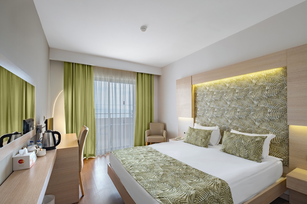 A Good Life Utopia Family Resort 15/50