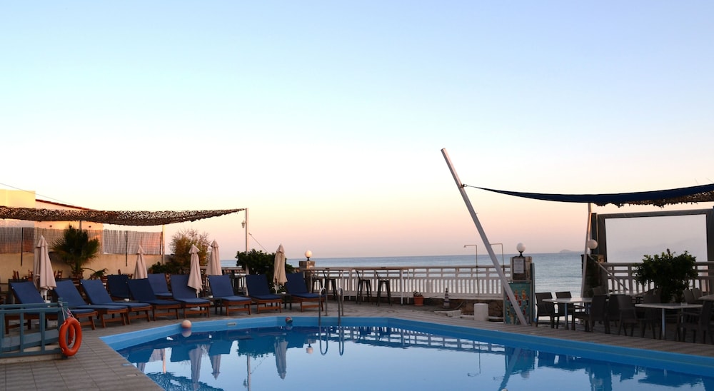 Sunset Beach Hotel 43/50