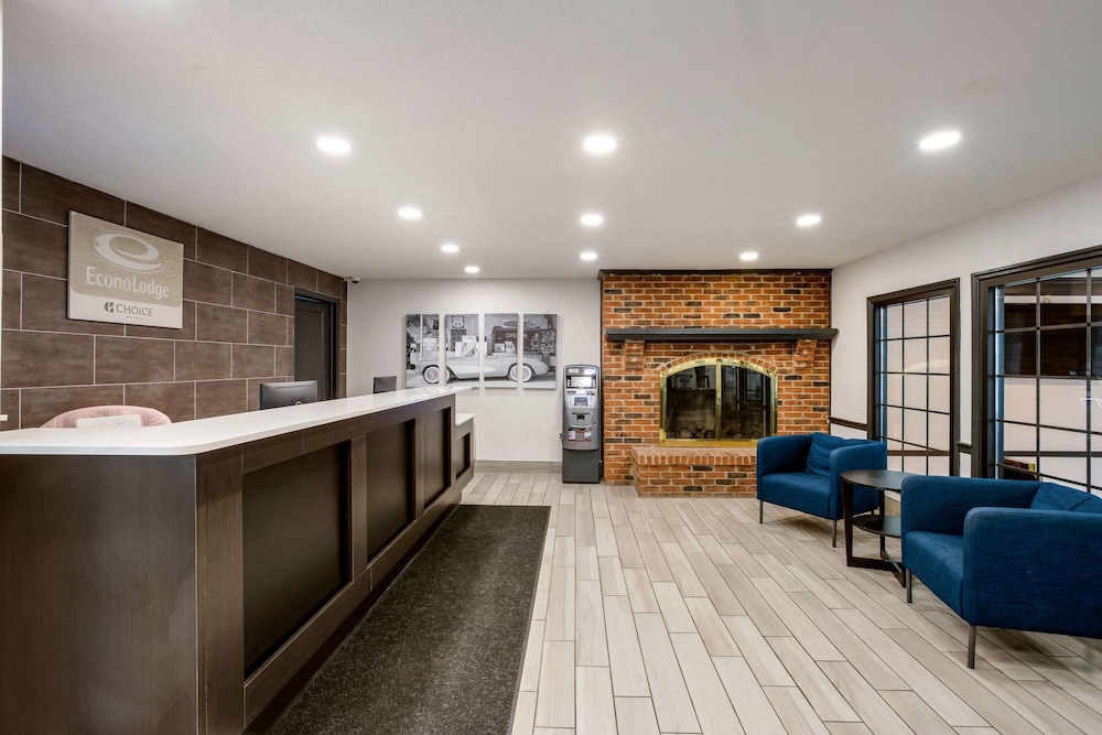 Travelodge by Wyndham Canton/Livonia Area, MI 7/38