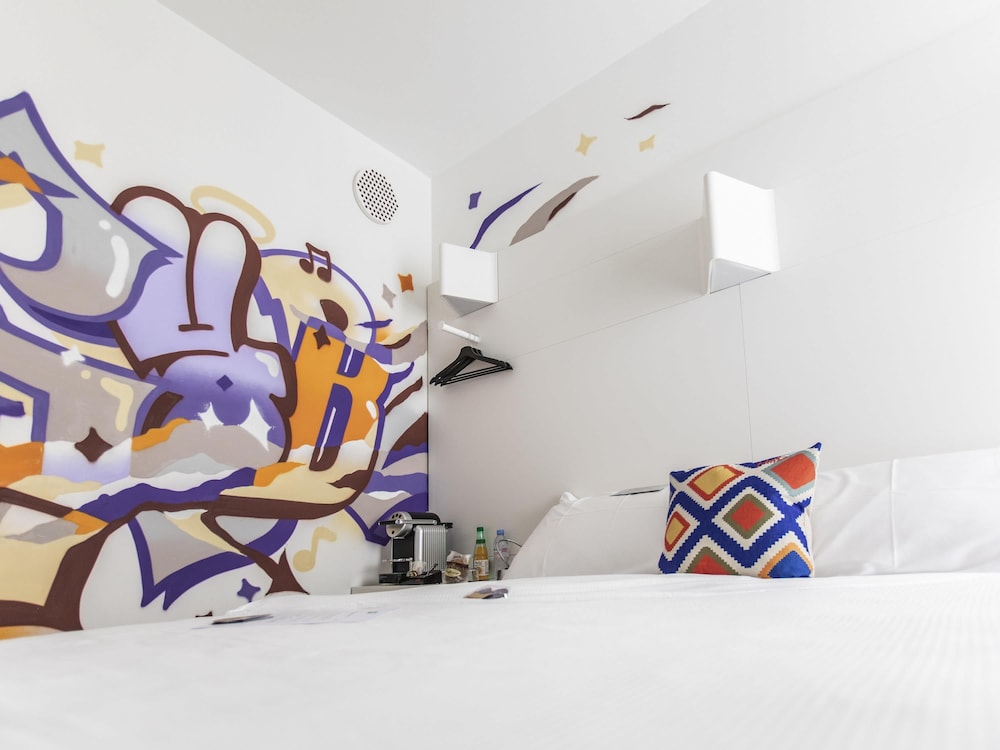 Ibis Styles Lausanne Center Madhouse 36/50