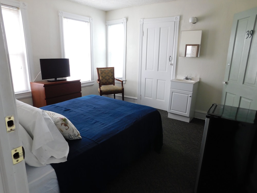 Blue Water Inn 10/46