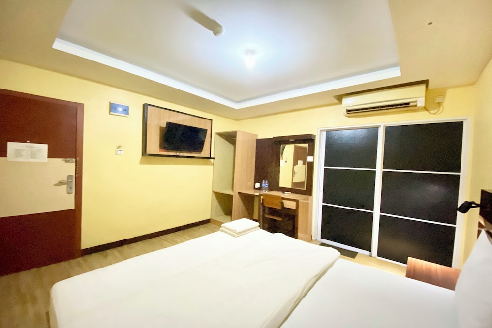 Collection O Batam near DC Mall formerly S Hotel 51/69