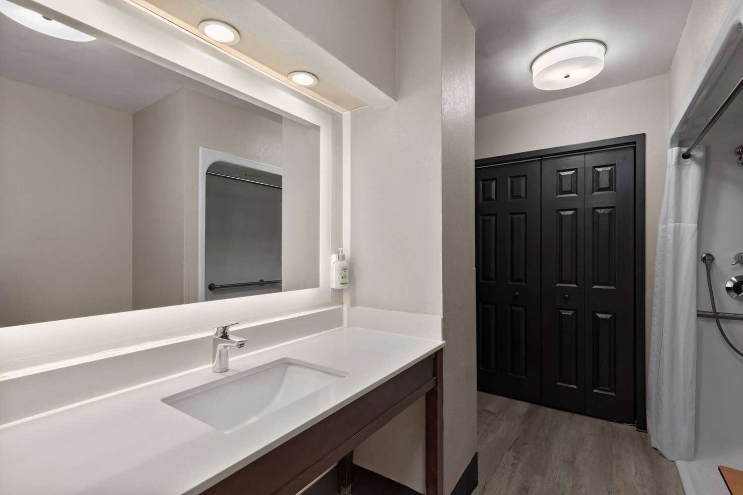 La Quinta Inn & Suites by Wyndham Goodlettsville - Nashville 56/58