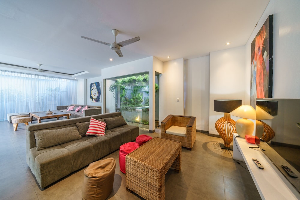 Villa Paloma 21/50