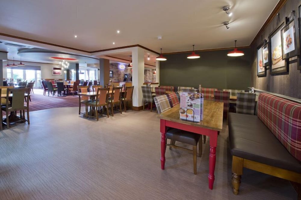 Premier Inn Newcastle Under Lyme 25/44