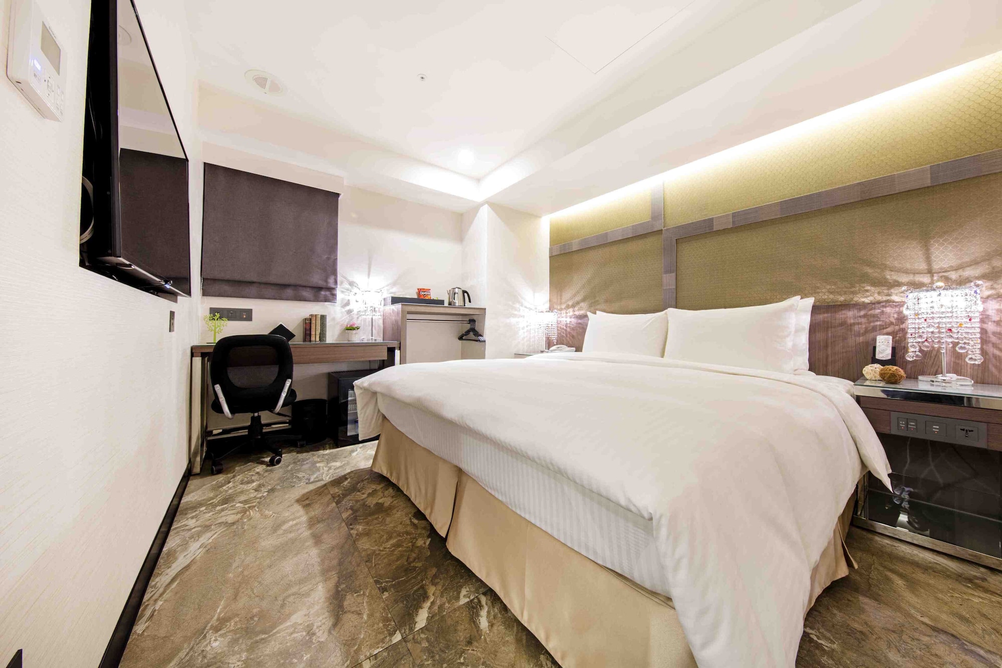 SUPERIOR, DOUBLE BED