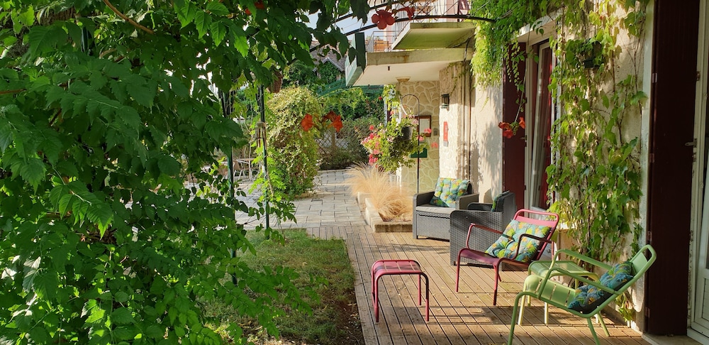 HOTEL LE SAINT CYR 34/41