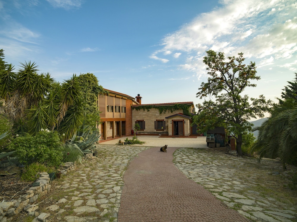 Villa Vino 31/35