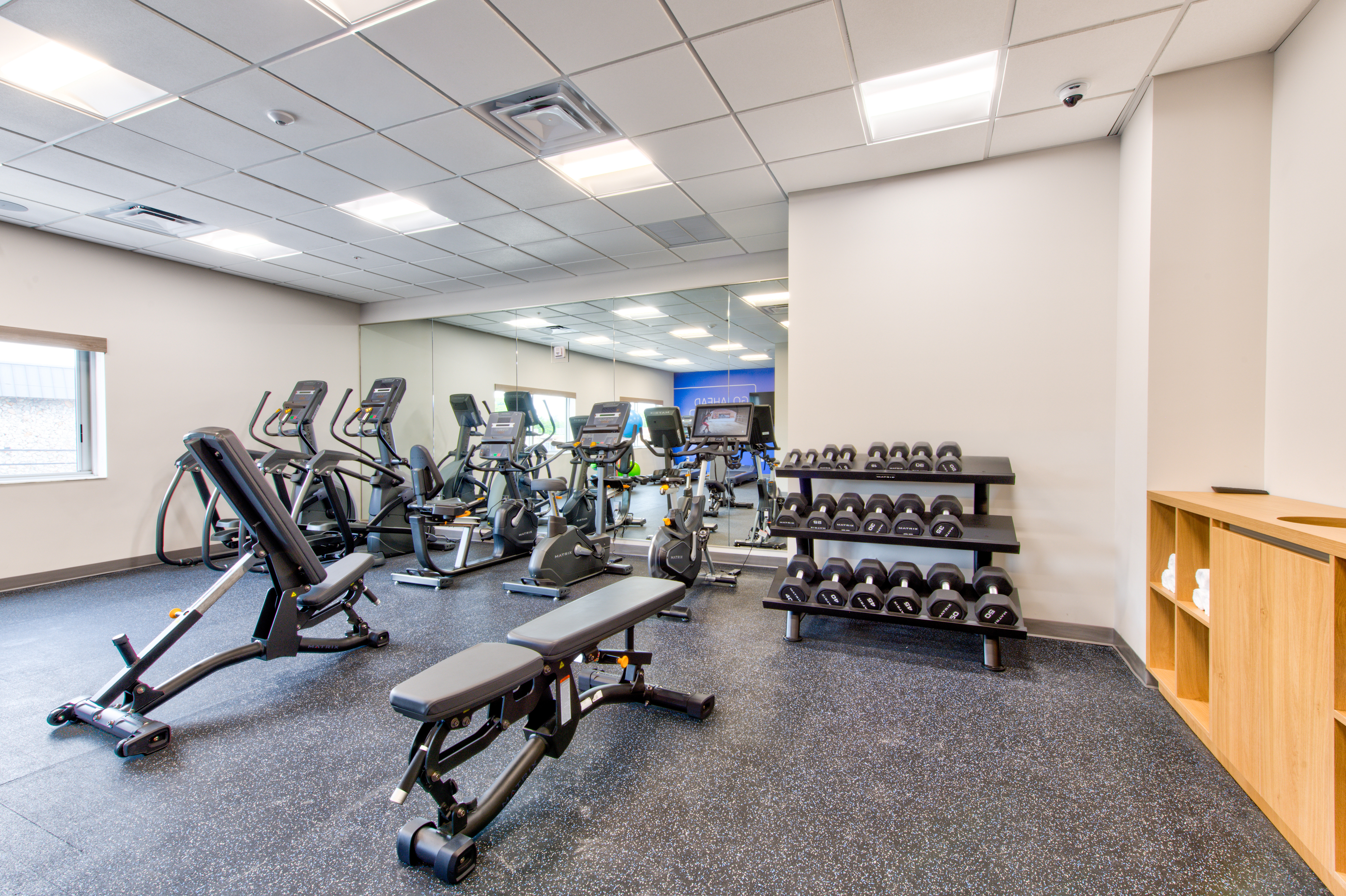 Holiday Inn Express & Suites Miami Intl Airport - 36th St 26/50