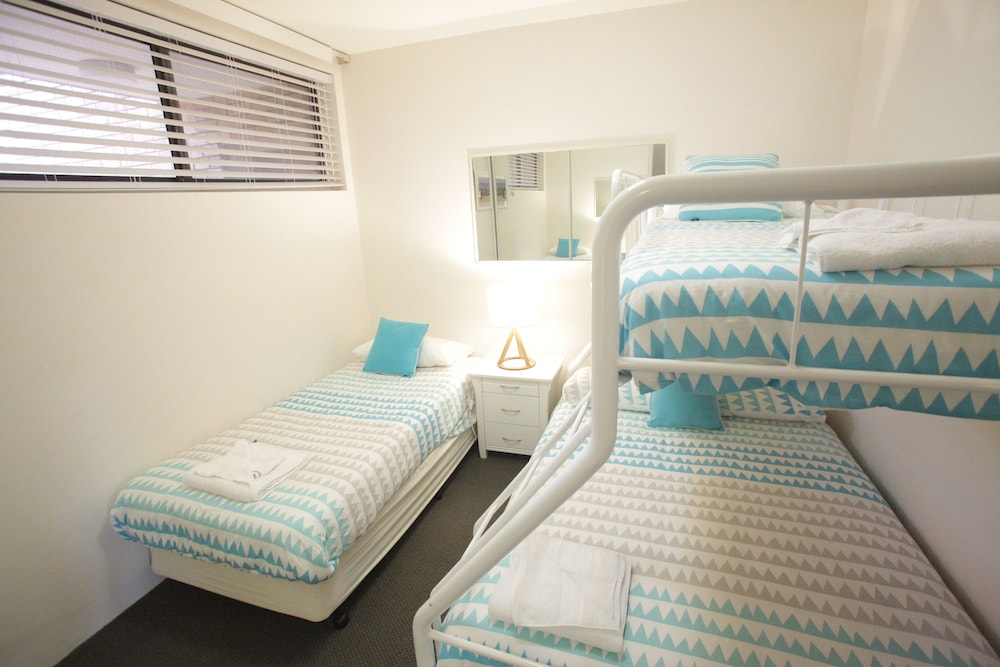 Beachfront Shoal Bay 3/16