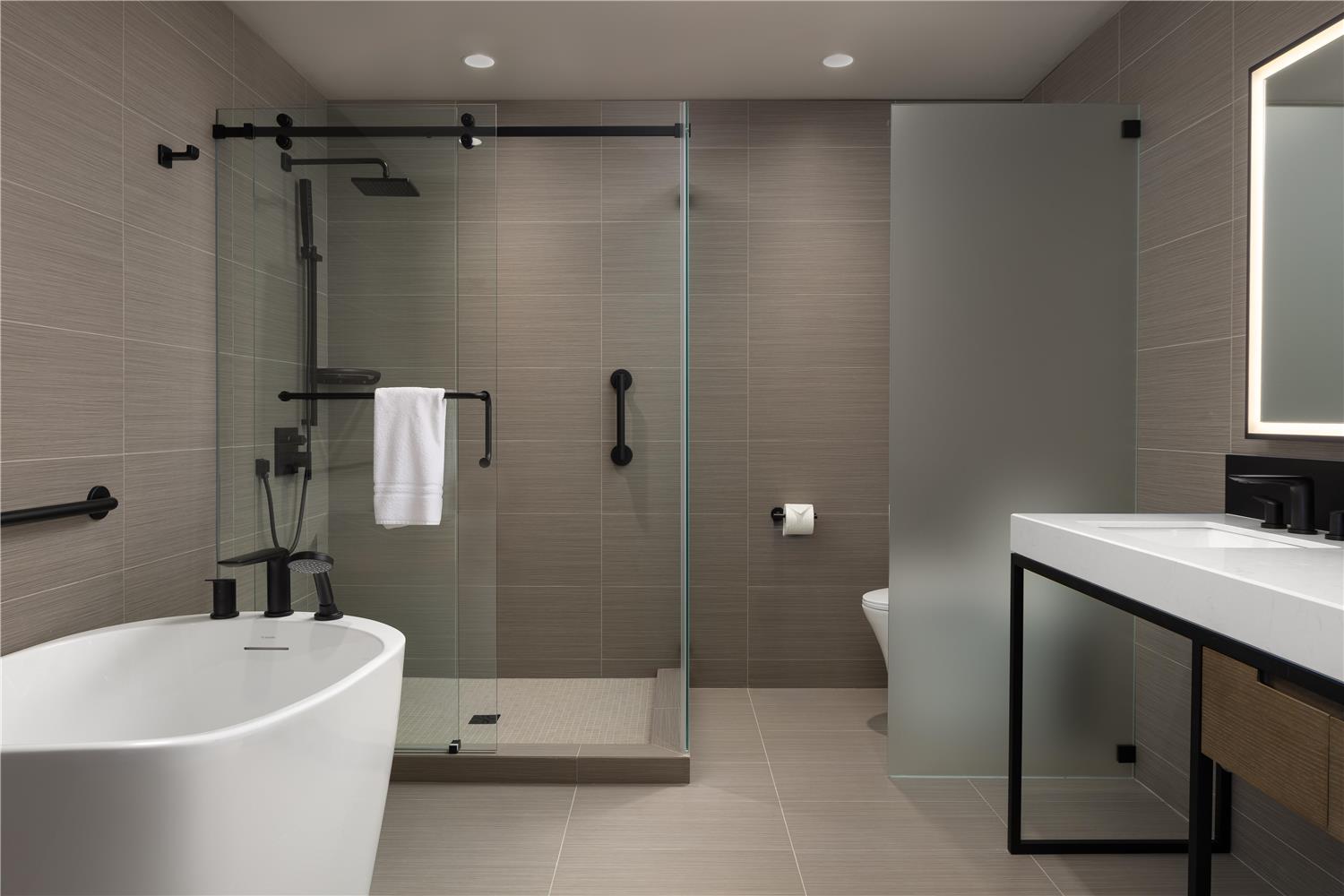 DoubleTree by Hilton West Kelowna 33/34