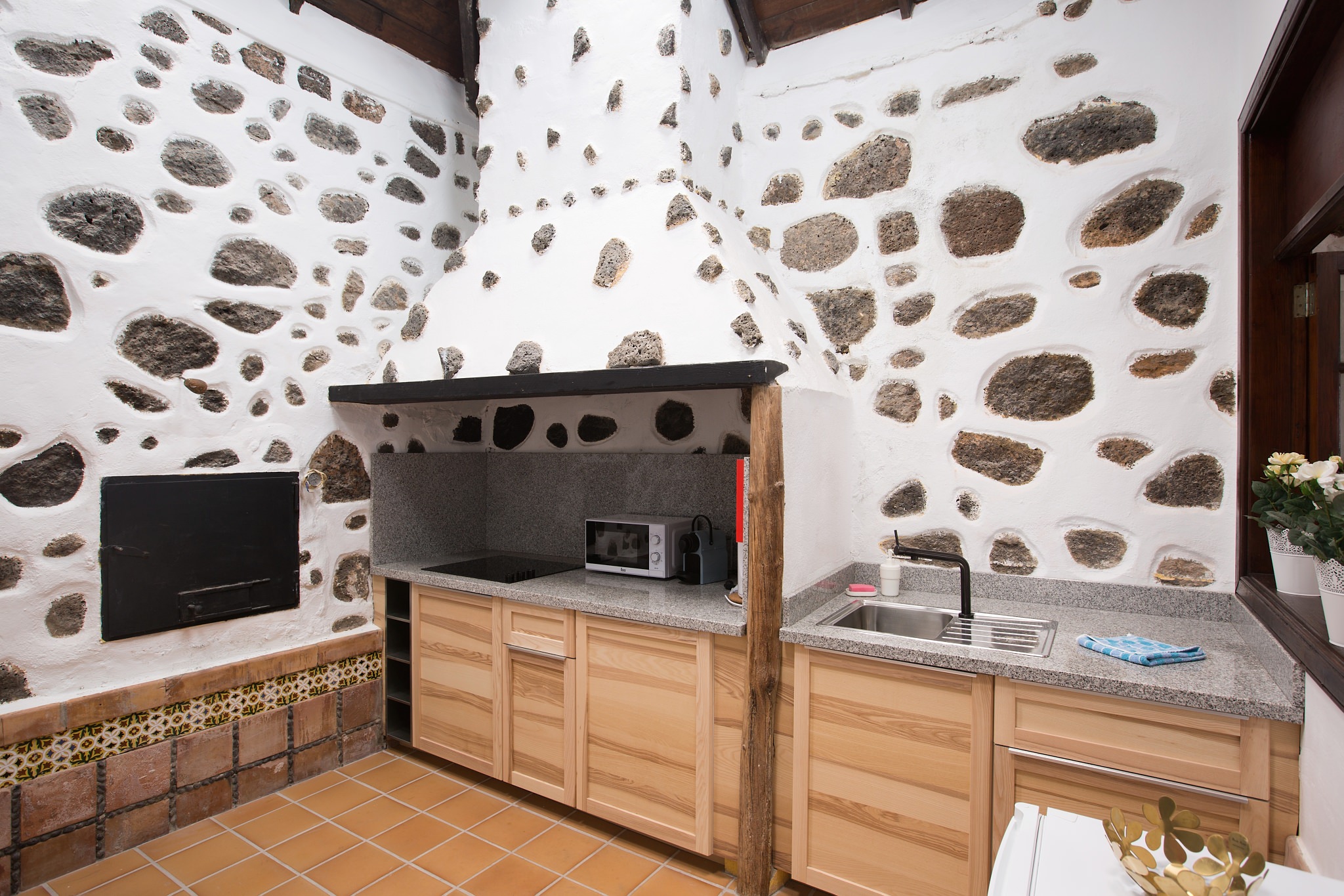 El Charco Suites 6/50