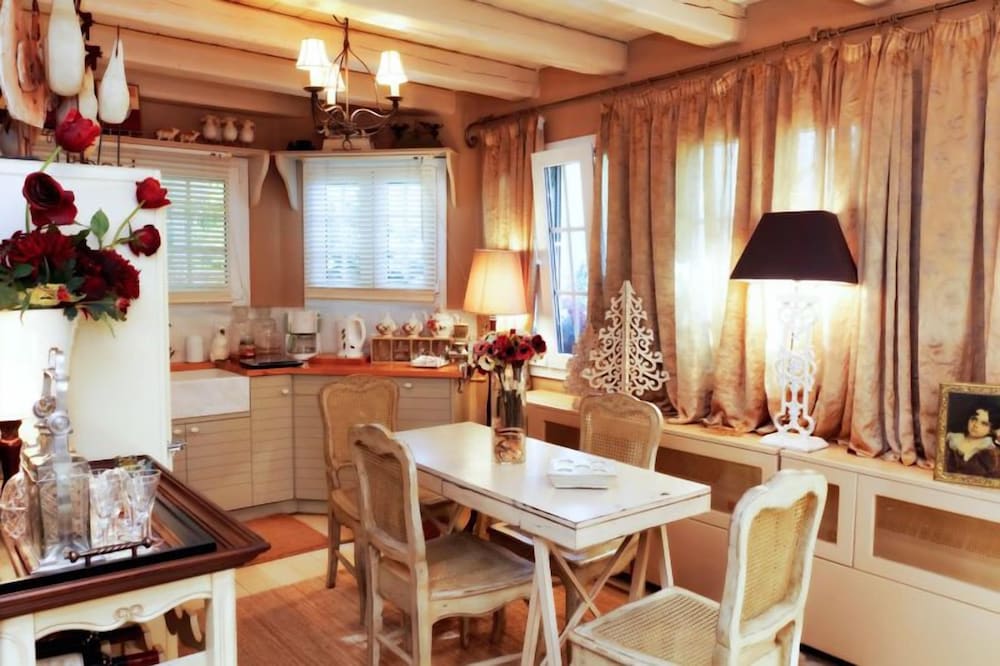 Anerada Inn Boutique Hotel 32/42