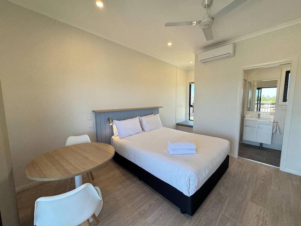 SUPERIOR, STUDIO, CABIN, BEACH VIEW