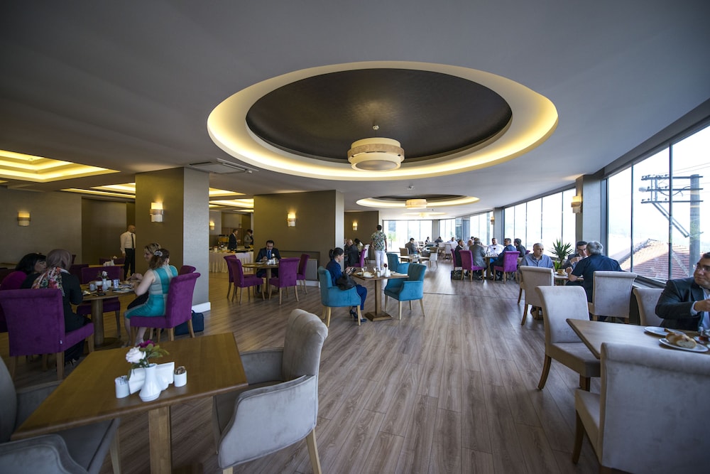 THE BERUSSA HOTEL 47/54