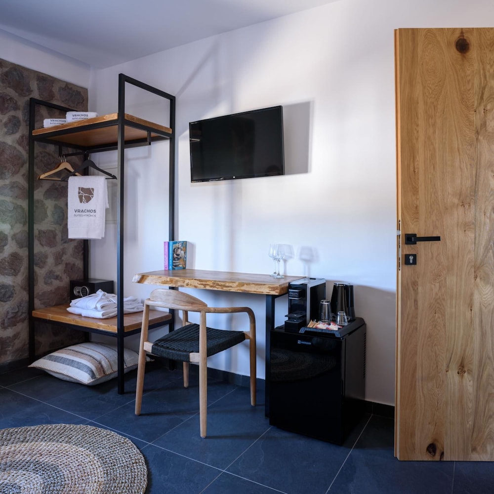 VRACHOS SUITES MYKONOS 53/75