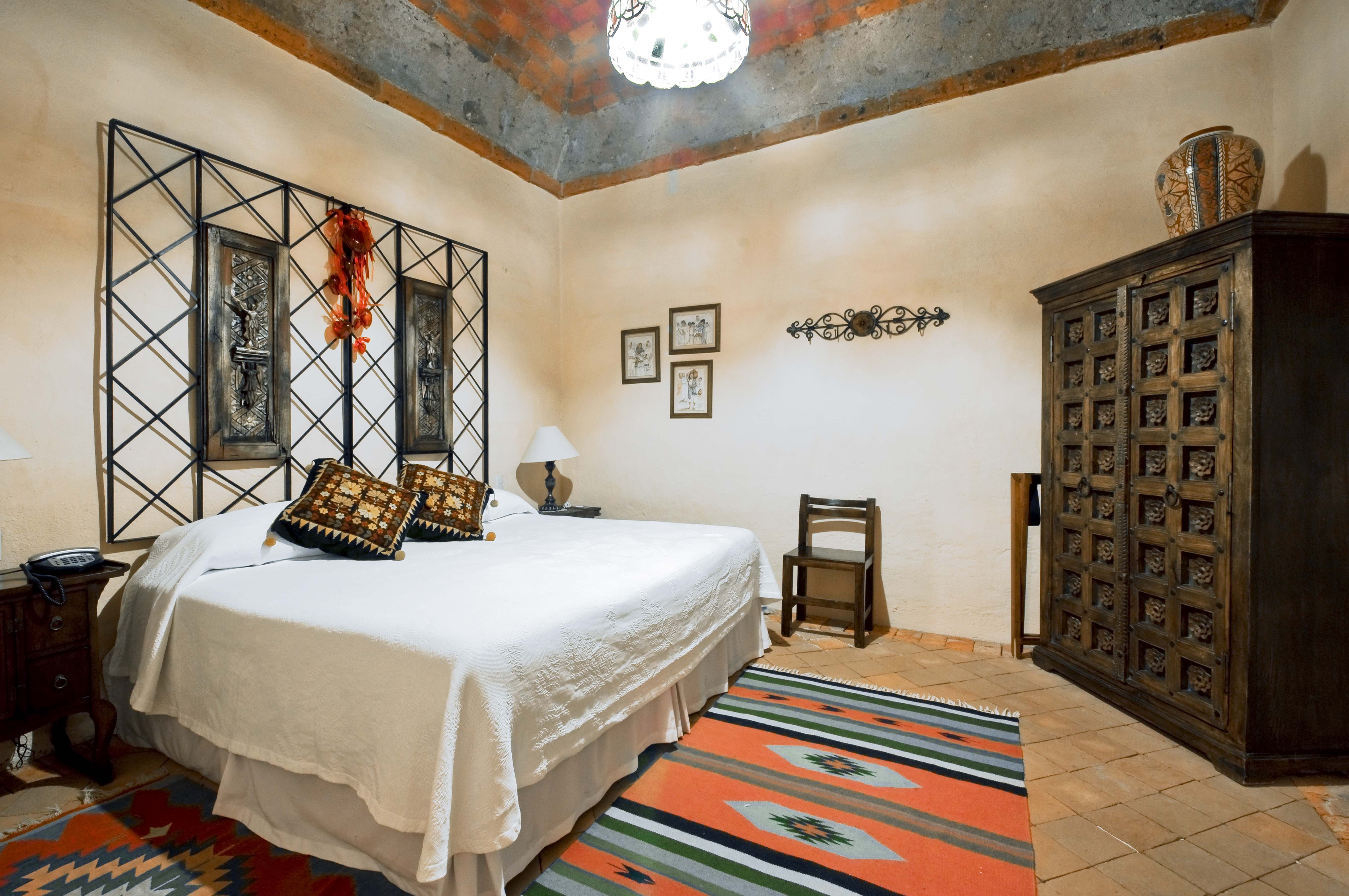 Hacienda Sepulveda Hotel Spa 8/24