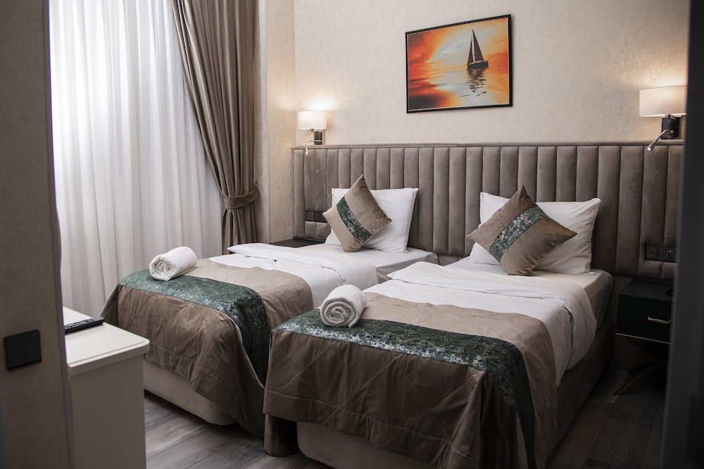 Essam Deluxe Hotel 12/50