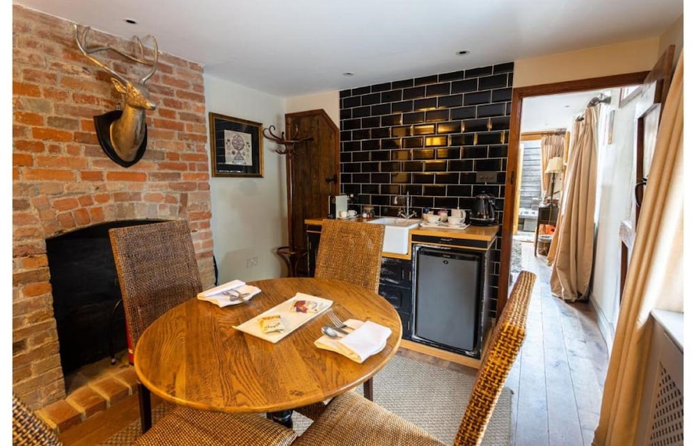 Chichester Harbour Hotel 48/72