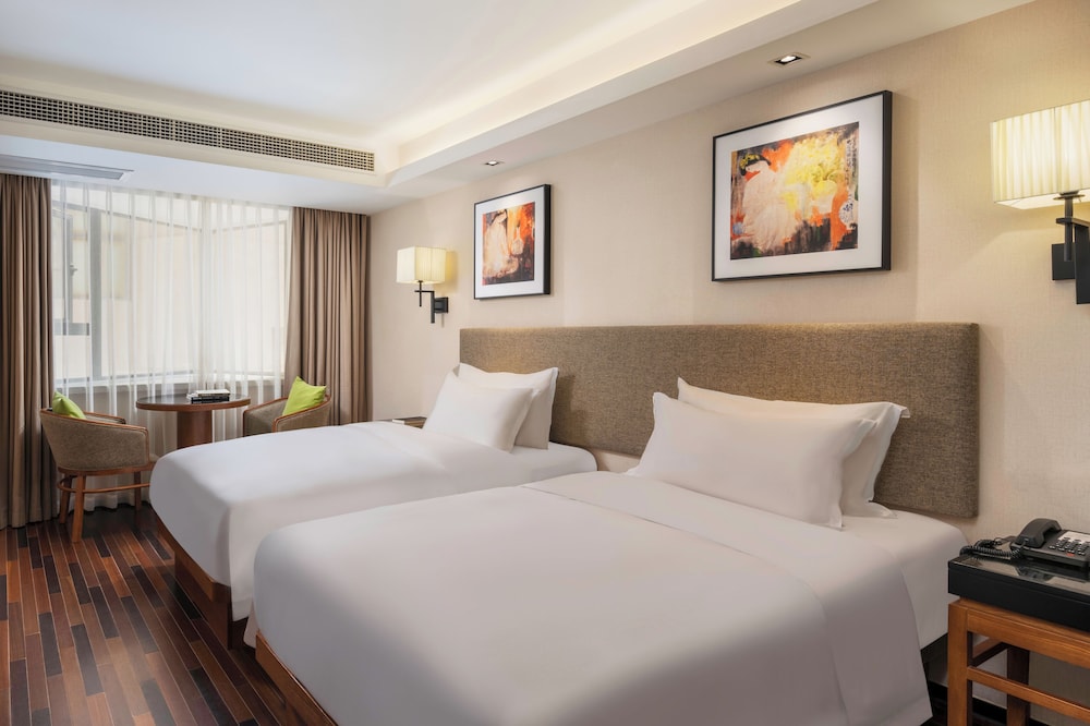Classic, Twin Beds