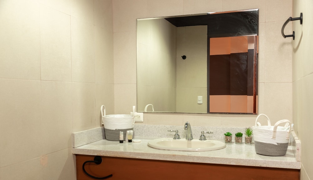 Amador Ocean View Hotel 39/40