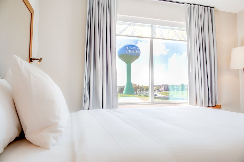 Fairfield Inn & Suites By Marriott Kenosha Pleasant Prairie 10/34