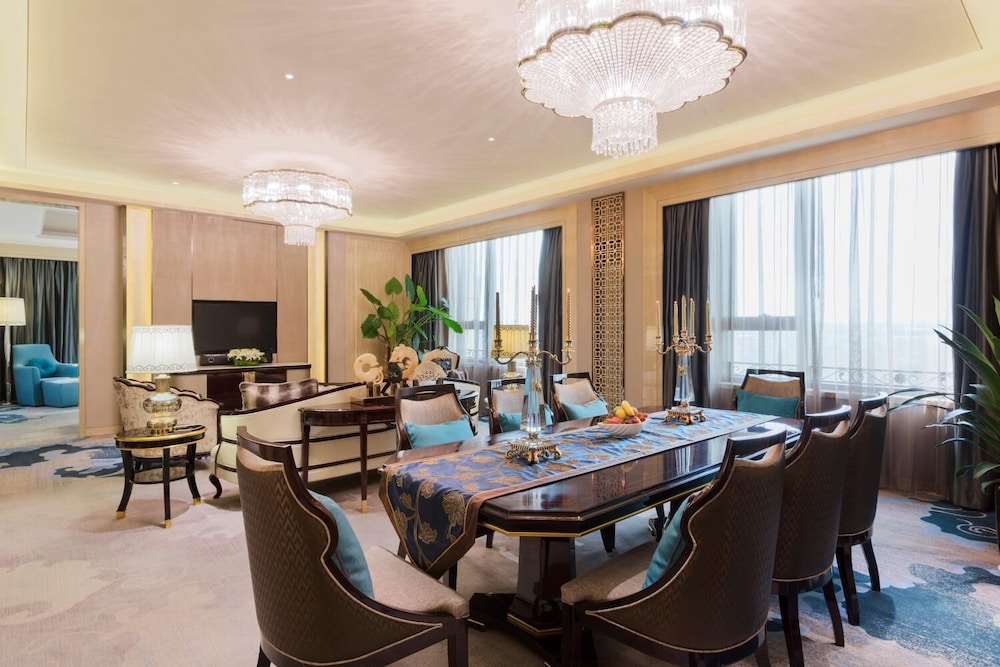 Wanda Realm Chifeng Hotel 31/34