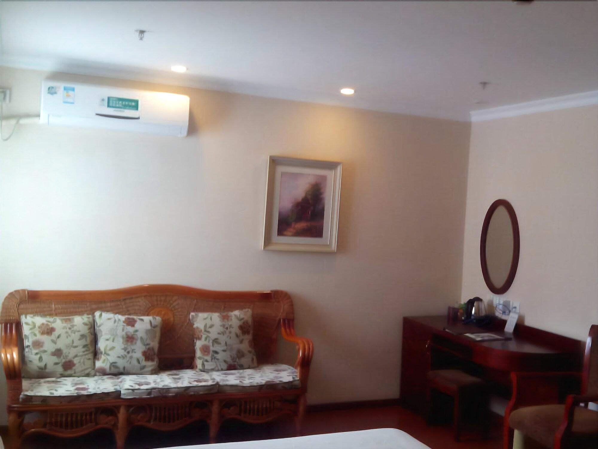 Greentree Inn Zhejiang Jiaxing Zhapu Jiulong Mountain Express Hotel 30/46